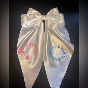 Harry styles hair bow